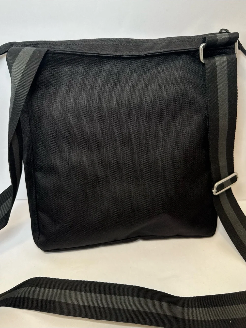 Sherpani Sadie Crossbody Bag in raven black